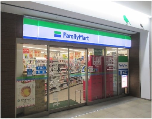 1f_familymart02